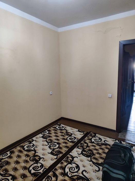 7 mikrorayonda yigitlarga akkuratniy kvartira bor.