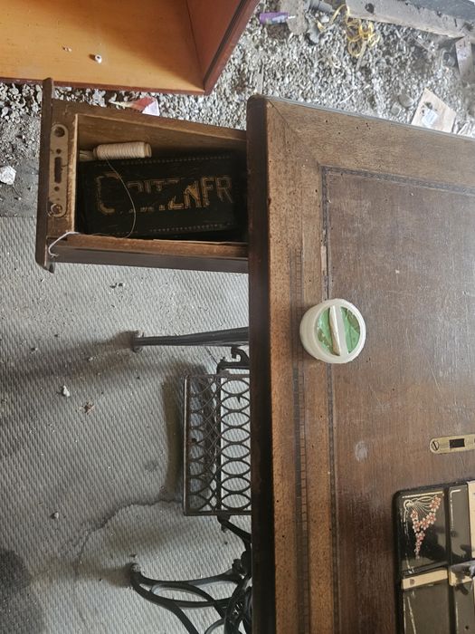 Vând mașină de cusut Gritzner germana.