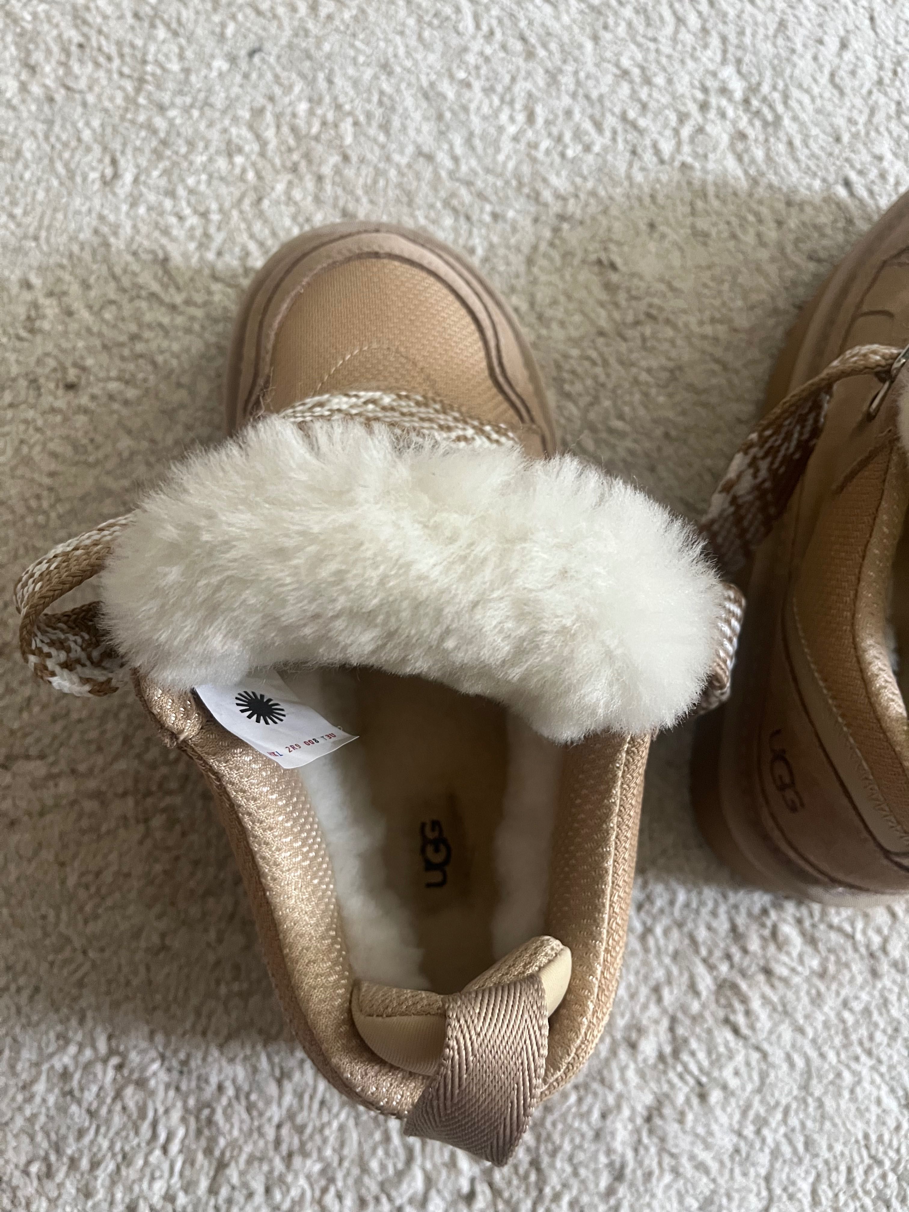 Дамски зимни обувки UGG
