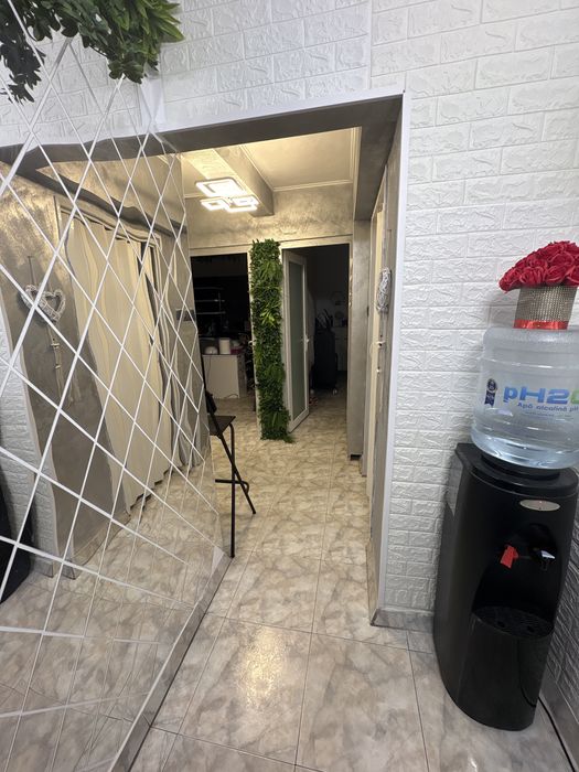 Inchiriez posturi de lucru in salon de infrumusetare