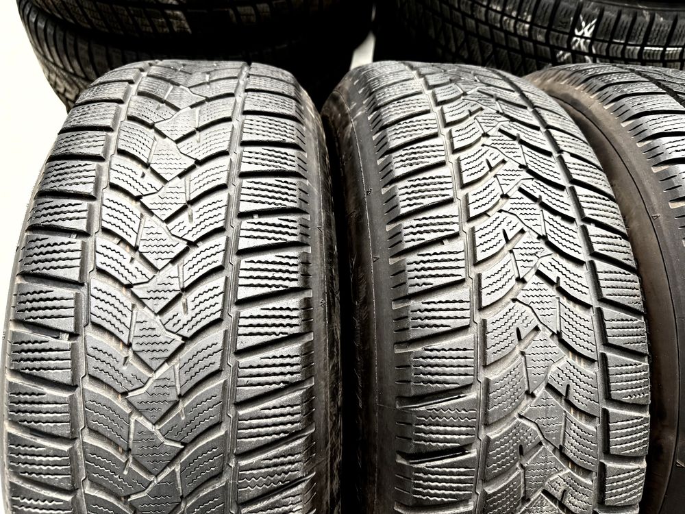 Anvelope iarna 225.65.17’ Dunlop