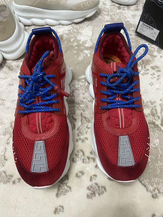 Versace chain reaction