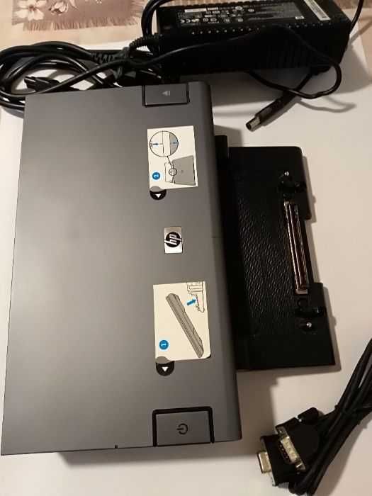 Docking Station HP HSTNN-IX02 cu adaptor A/C de 135 W