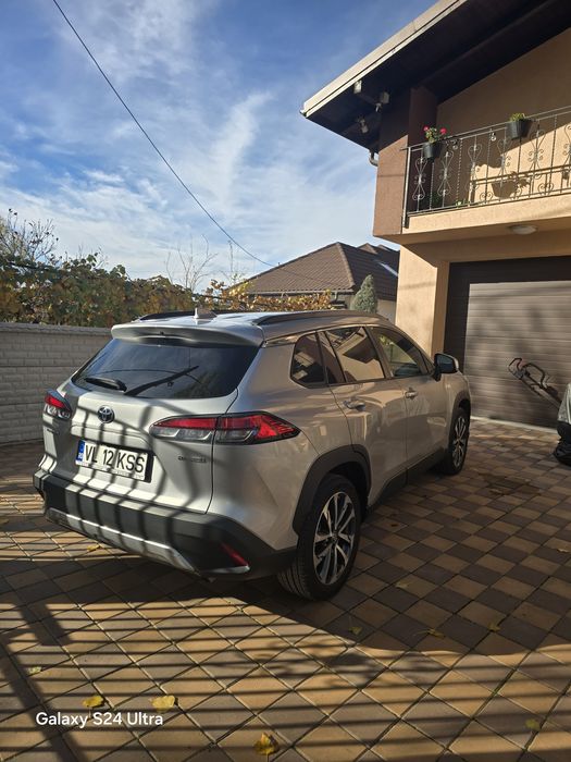 Toyota Corolla Cross Hybrid 4x4 Panoramic!