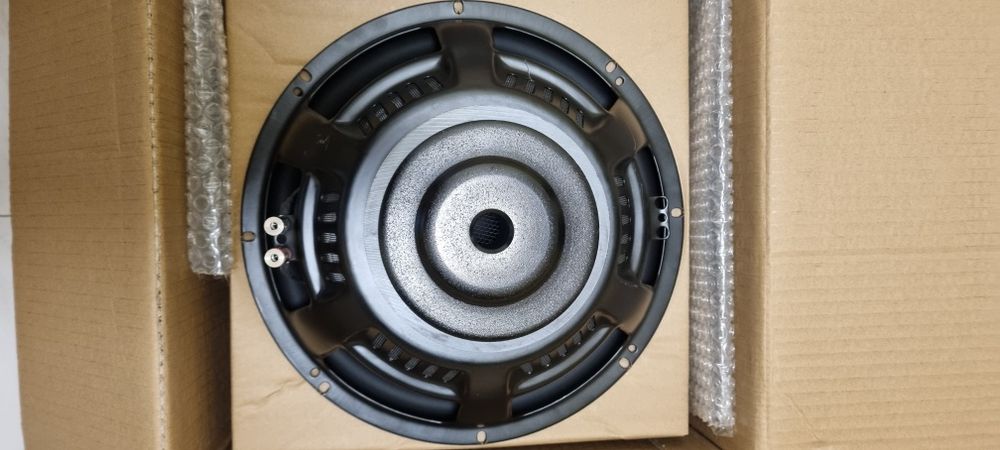 Бас говорител ALPINE 12" 650W