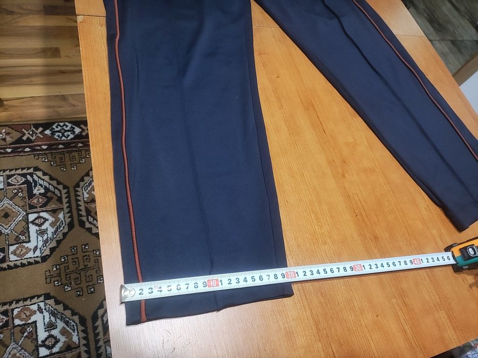 Vând pantaloni trening bărbați mărimea M,marca Only&Sons