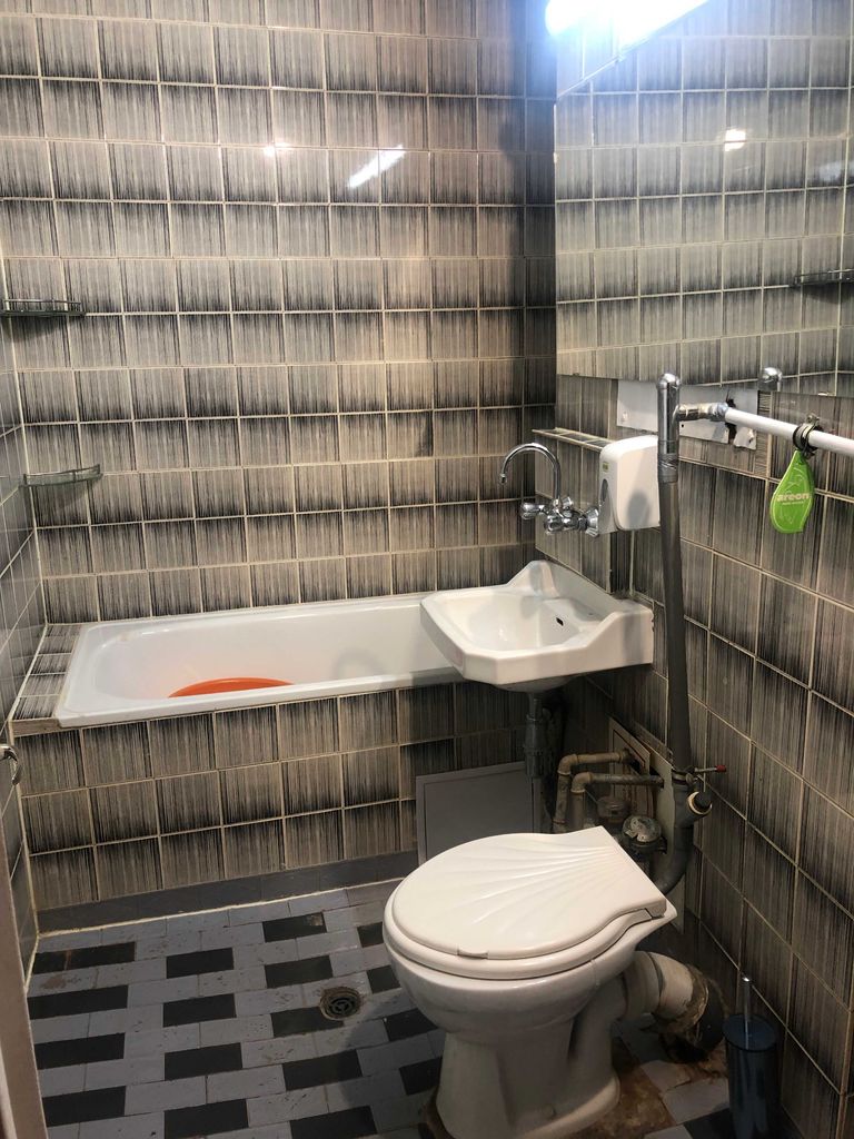 Дава се под наем Двустаен апартамент в Перник, Изток - 67 кв.м за 306 € - Снимка #13