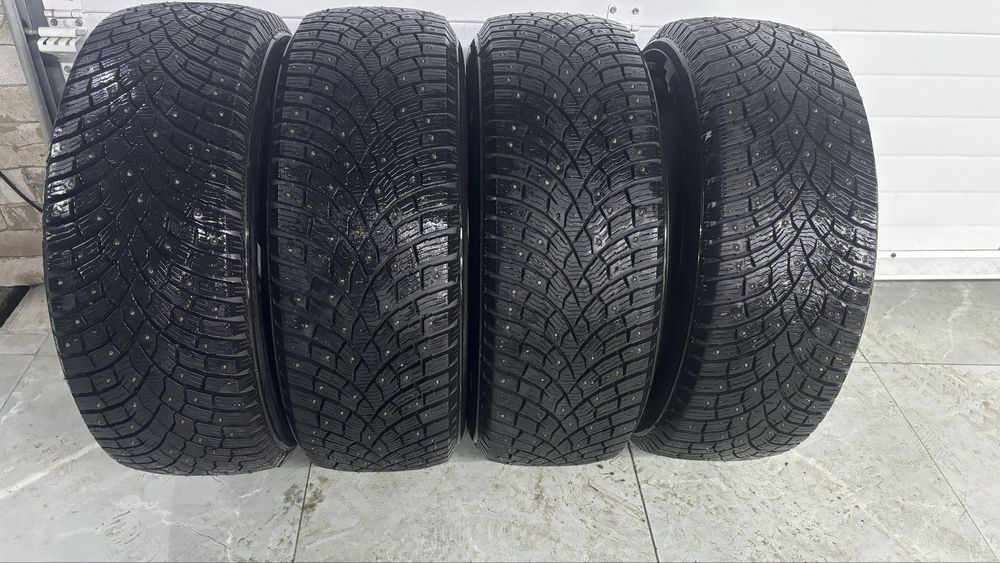 Продам зимнию шипованную резину 265/60/R18 Шины
