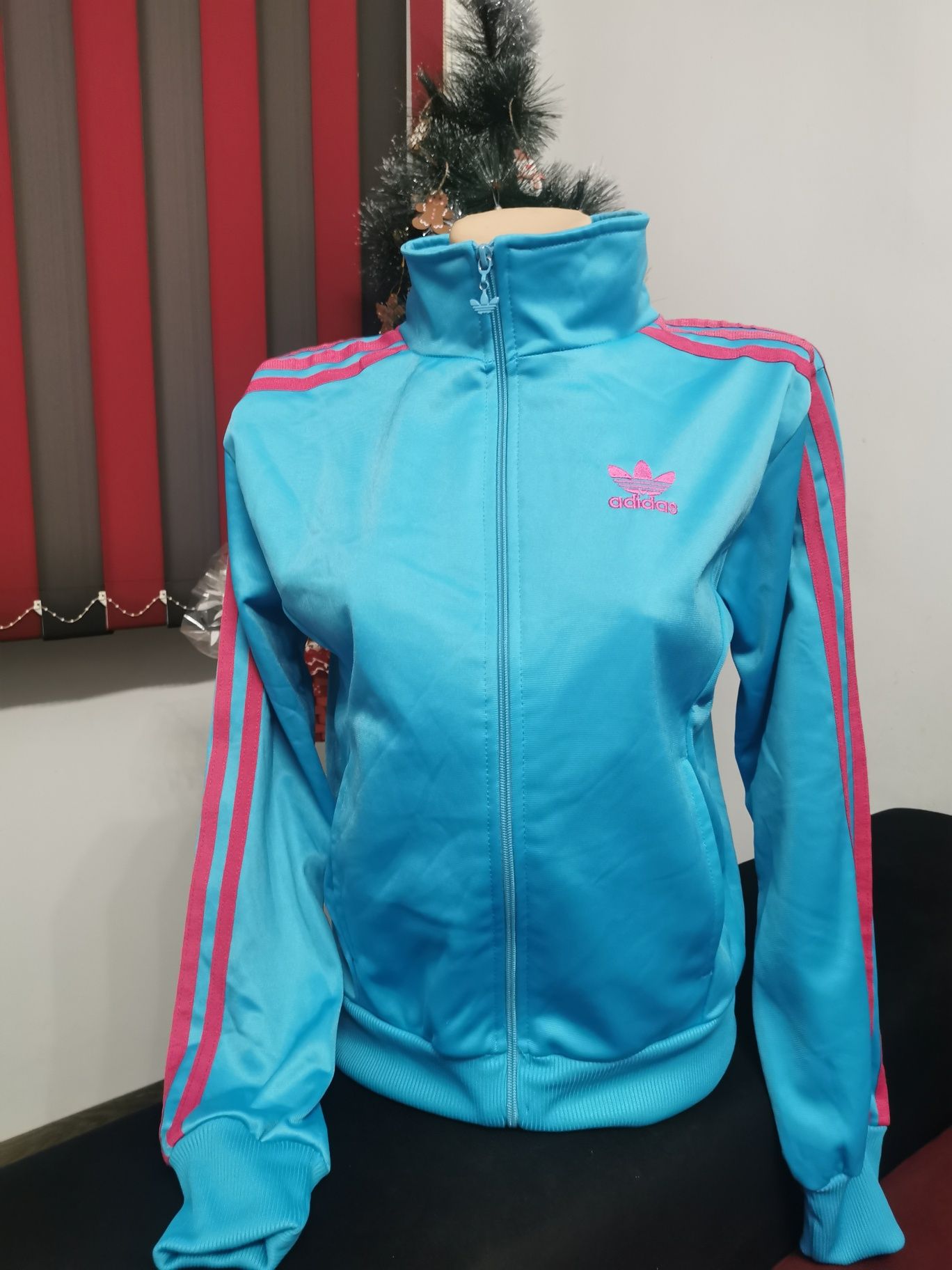 Adidas M, Puma XS спортни горнища, пролетно яке с колибри