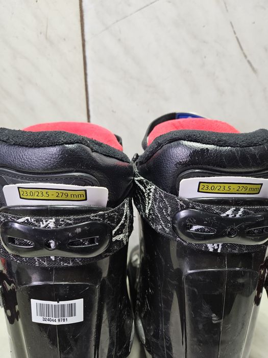 Clapari ski schi  Atomic  mondo   23-23,5 corespunde mărimii 36-37