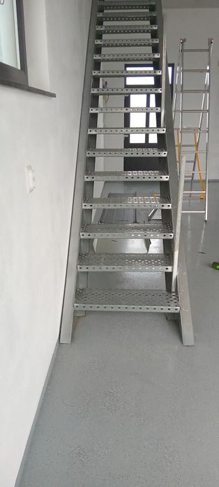 Scări metalice profesionale