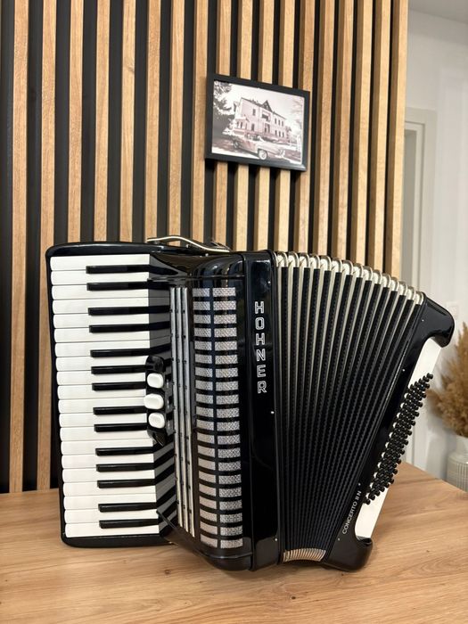 Acordeon Hohner Concerto 2N cu 72 basi