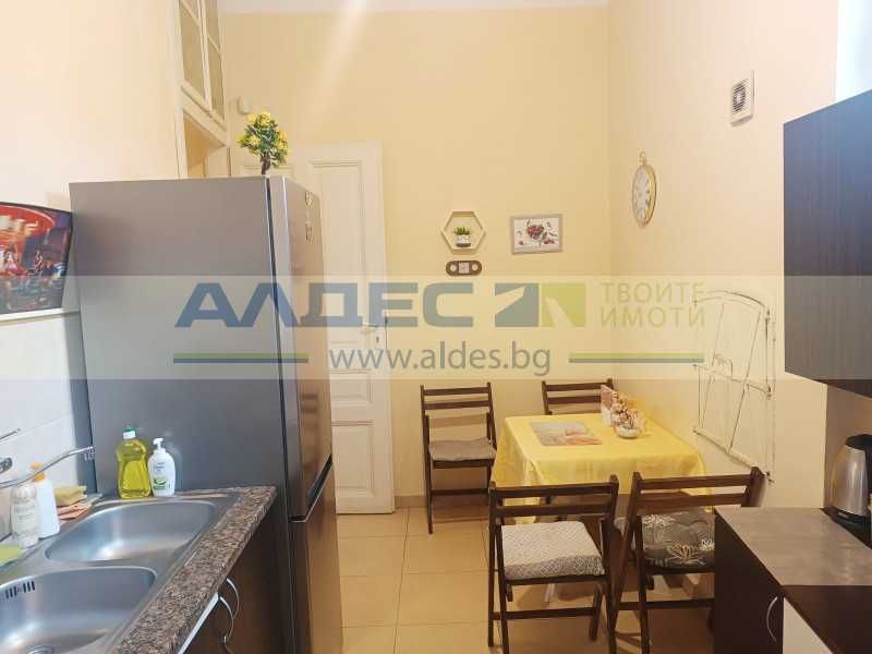 Дава се под наем Тристаен апартамент в София, Център - 125 кв.м за 750 € - Снимка #15