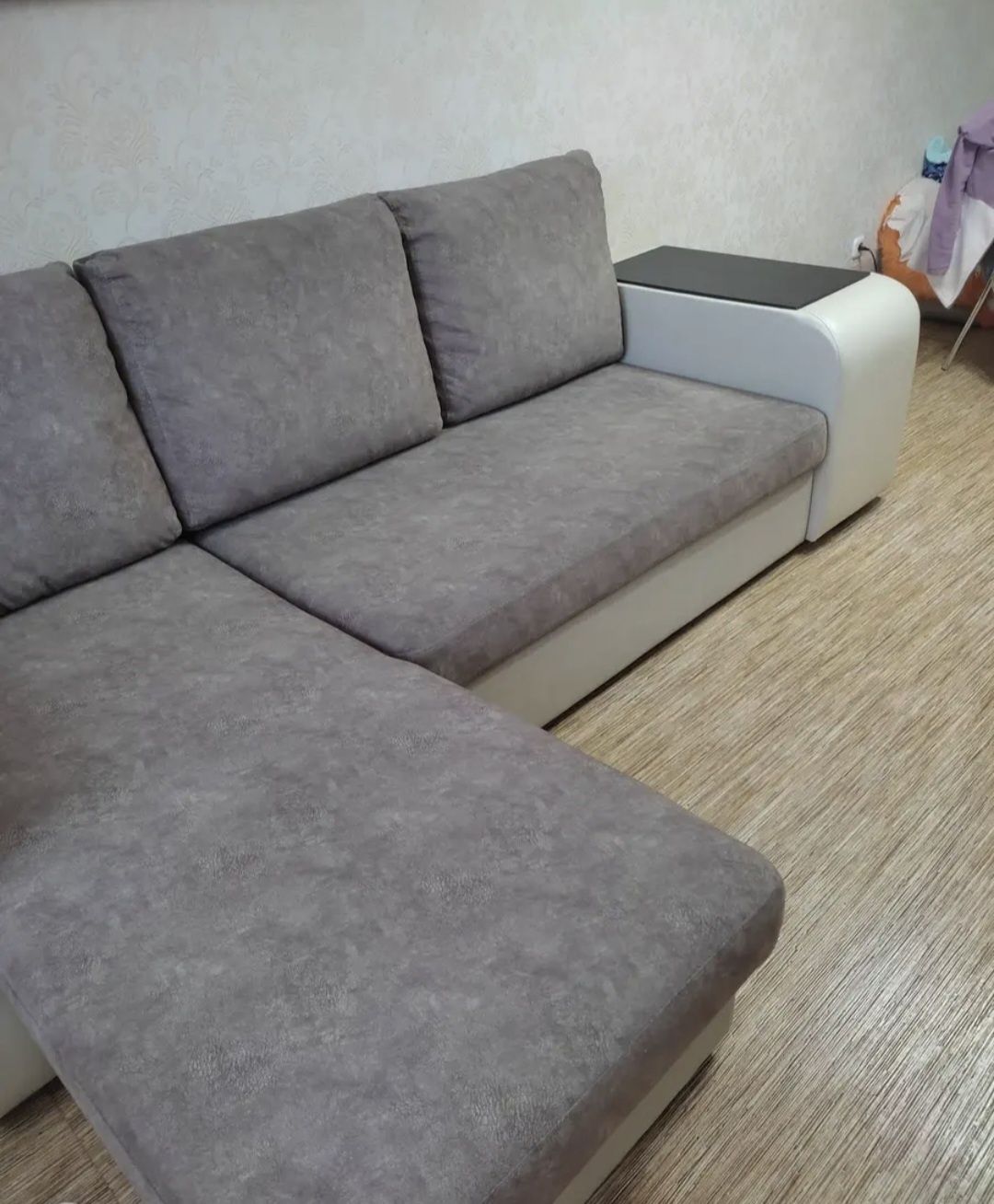 Продам диван угловой