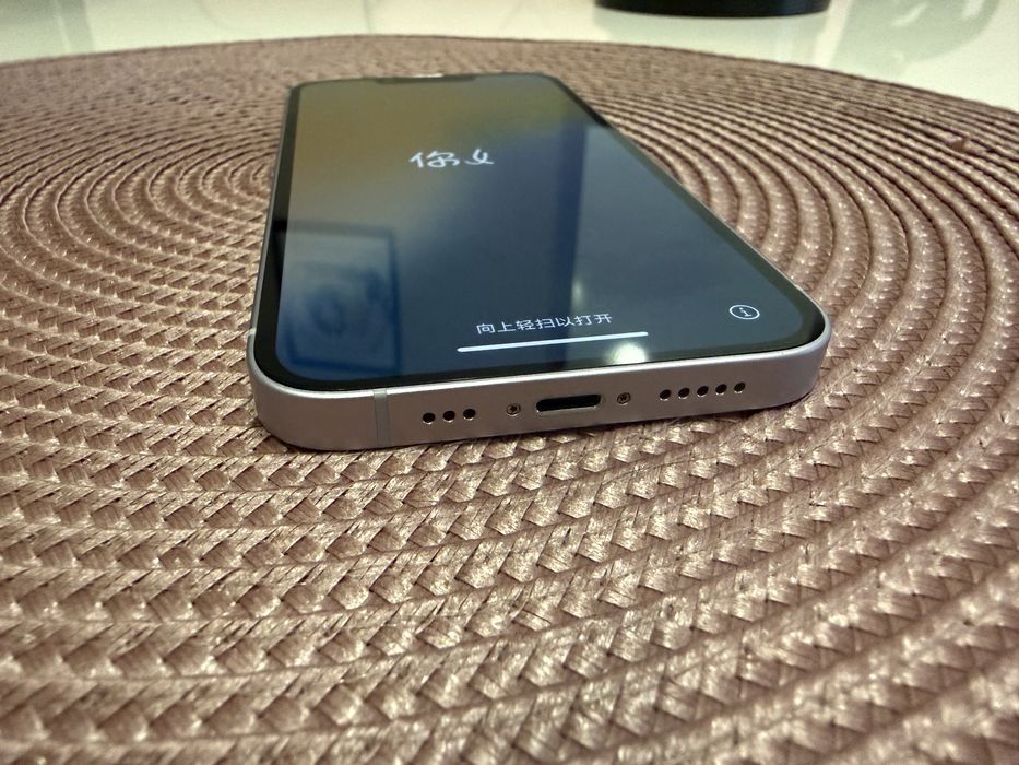 Продавам айфон 14 128GB 85% живот на батерията