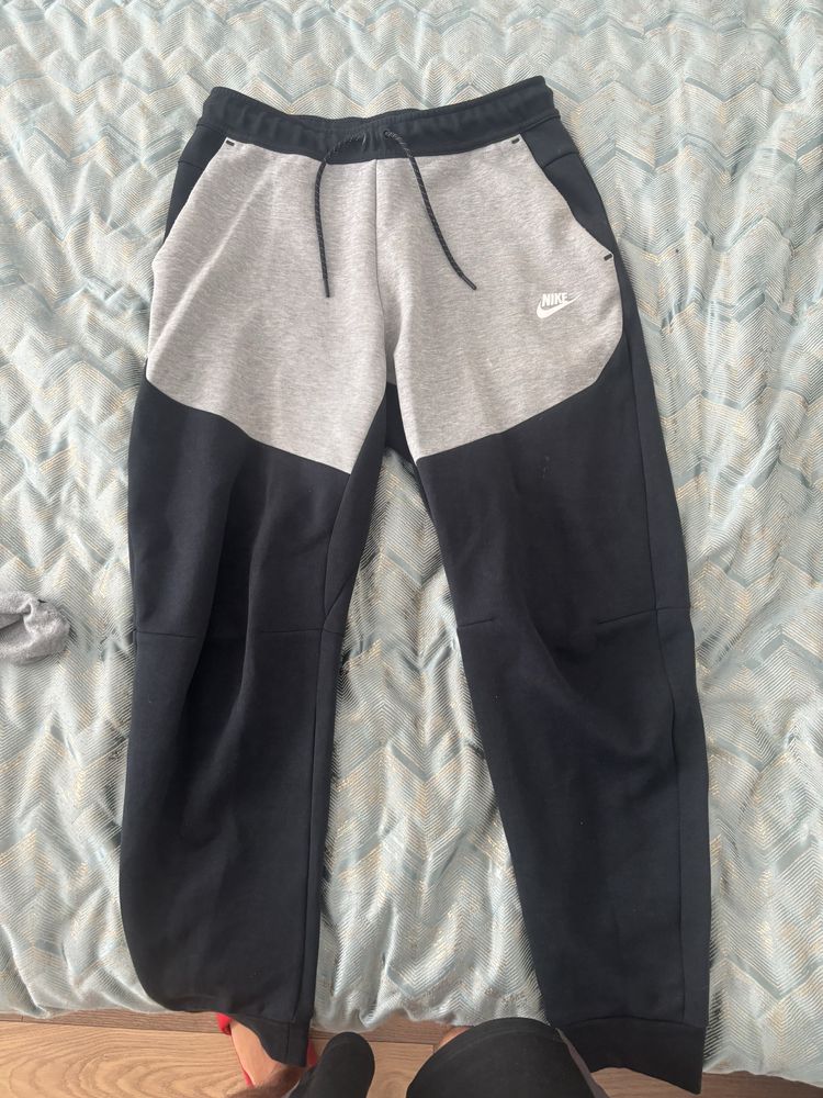 Nike tech fleece.ПРОДАВАМ И горнища
