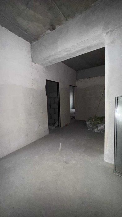 81м2 2хоналик, 3 хона килса булади (центр 2-мактаб)