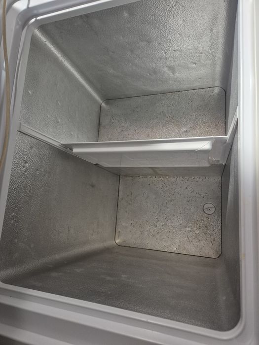 Lada frigorifica/ congelator