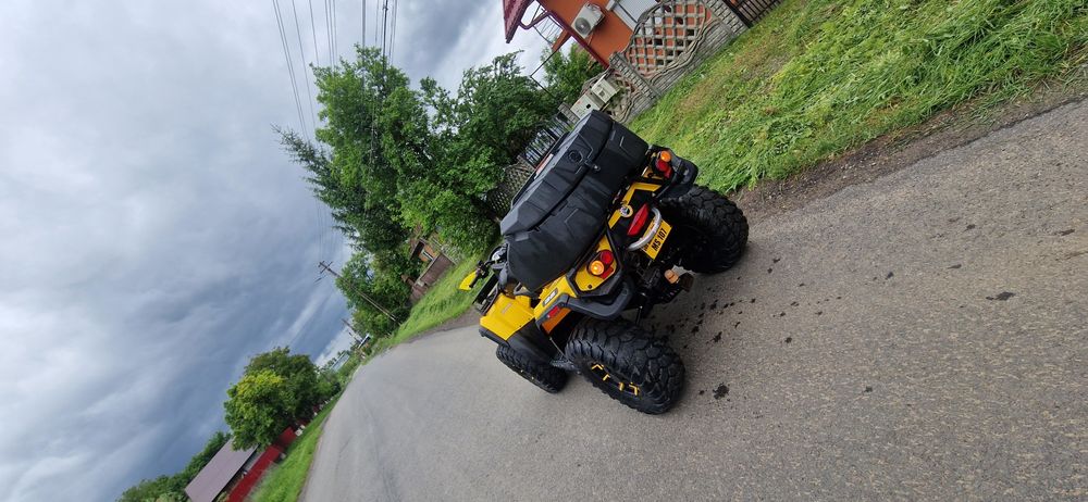 Vând can am 800 R
