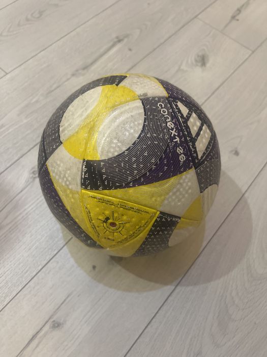 Мяч adidas оригинал
