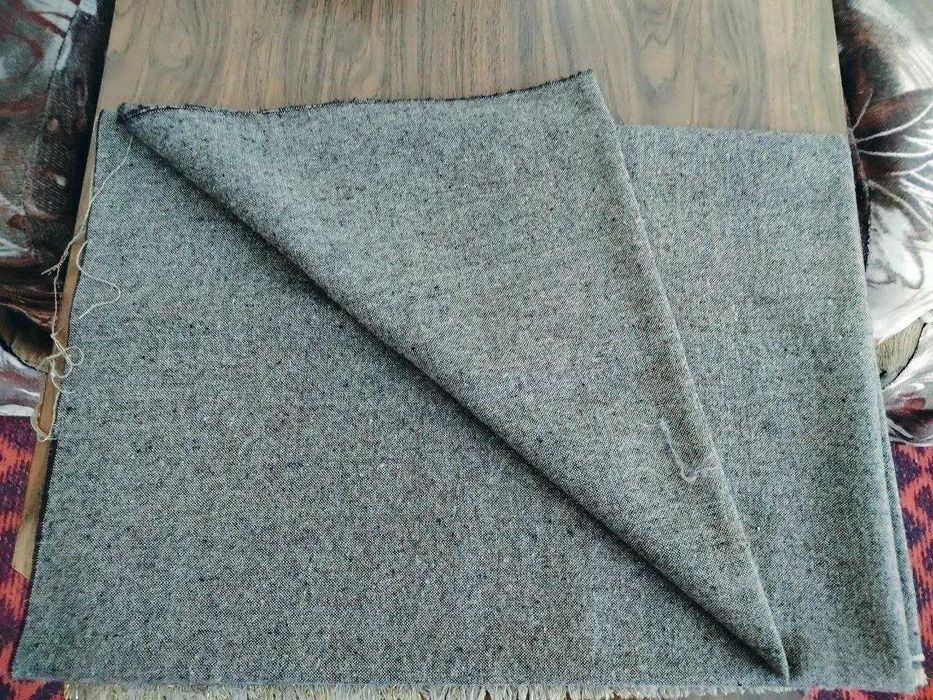 Отрез шерстяной ткани  -1.06 м . Новый