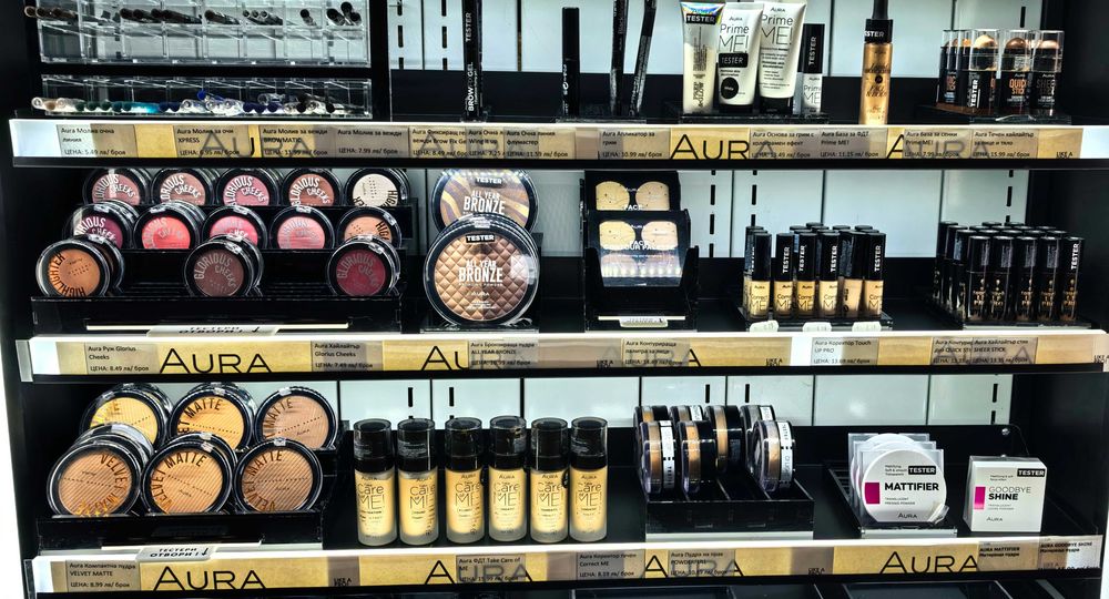 Декоративна козметика Aura