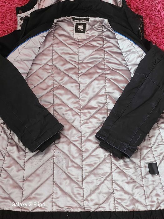 Яке G-star, размер S, нормални следи от употреба