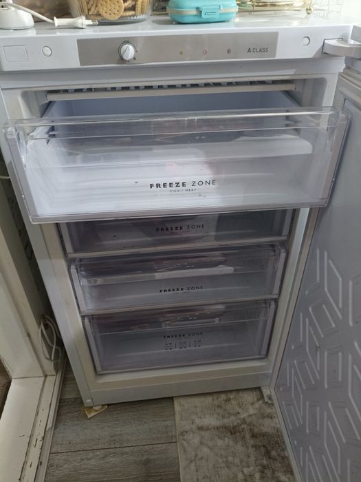 Морозильник отличный