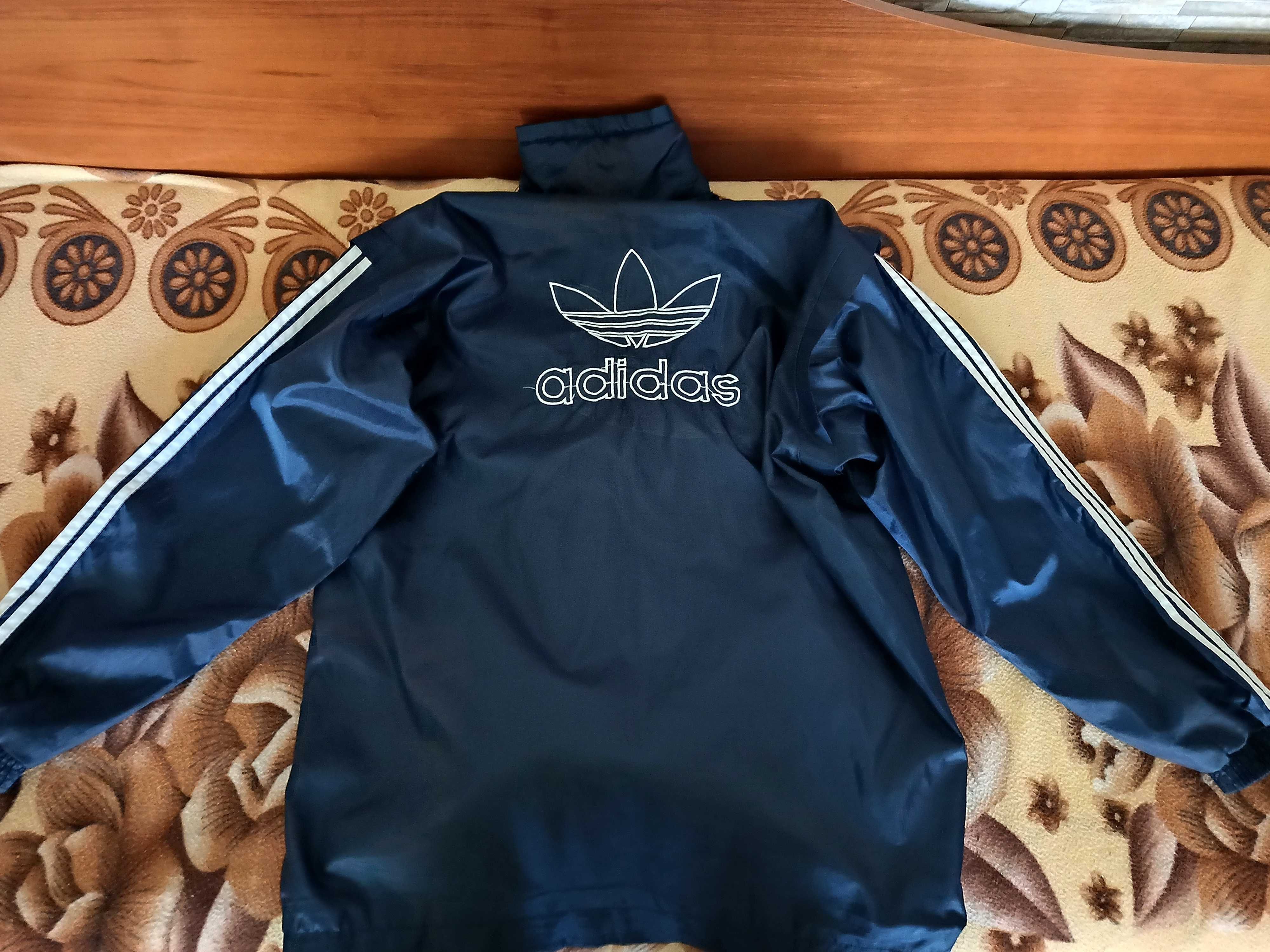 Продавам оригинална спортна грейка Adidas