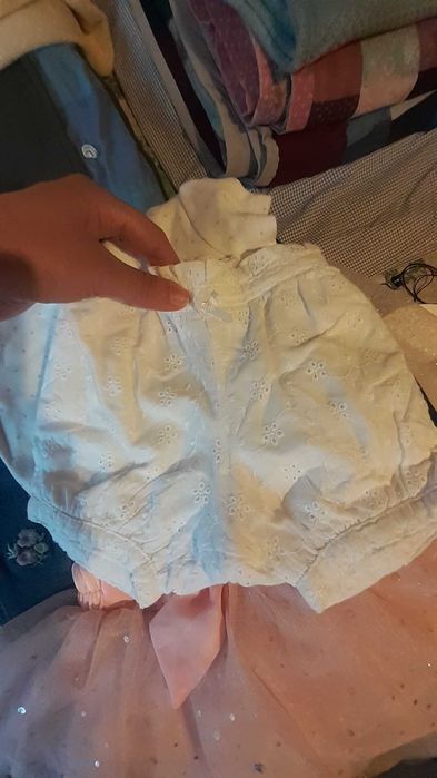 Pantaloni scurti H&M,pentru fetite,4-6 luni