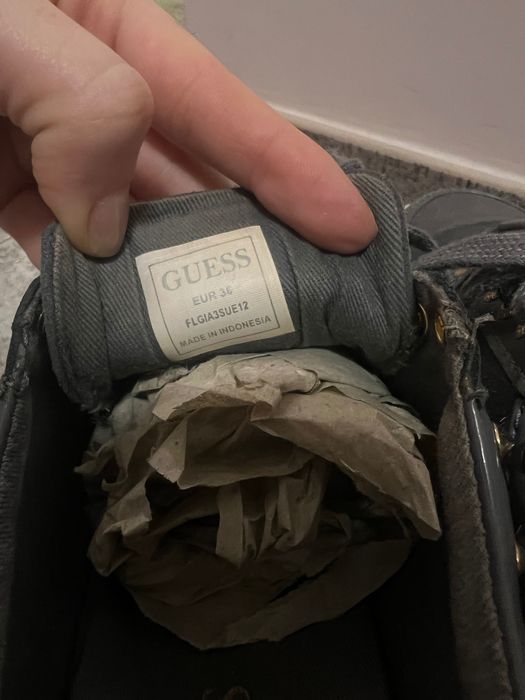 Естествена кожа GUESS