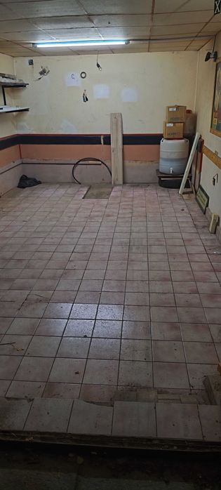 Давам гараж под наем