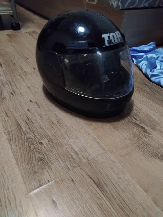 Продавам каска за мотор