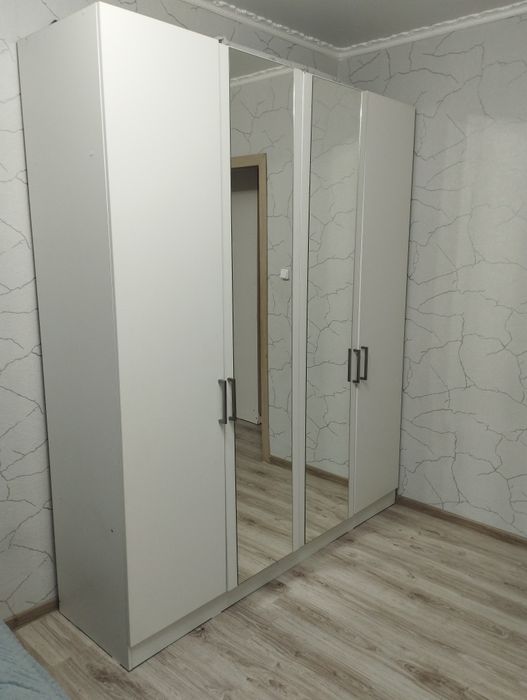 Продам большой шкаф