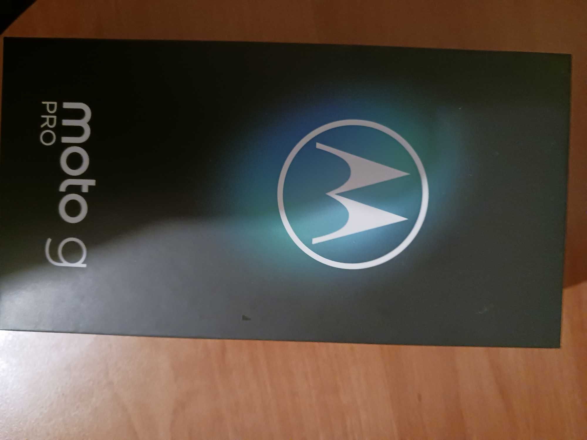 Продавам Motorola moto g pro