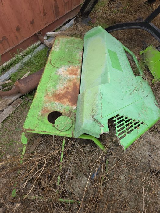 Piese merlot capota capotaj