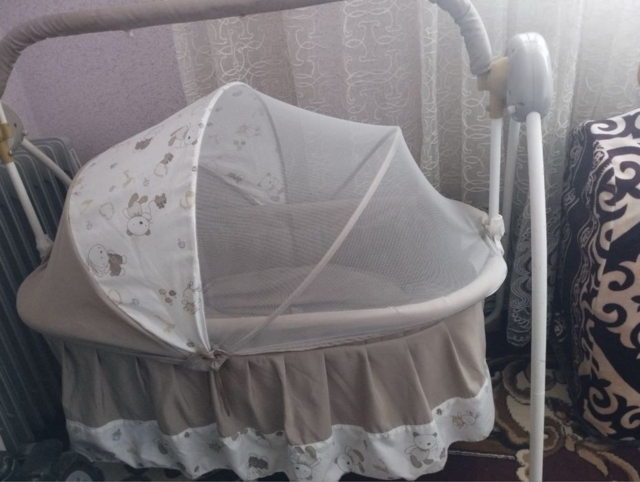 Lulka sotiladi yaxshi holatda. Elektroni uzi muzika uqib tebratadi