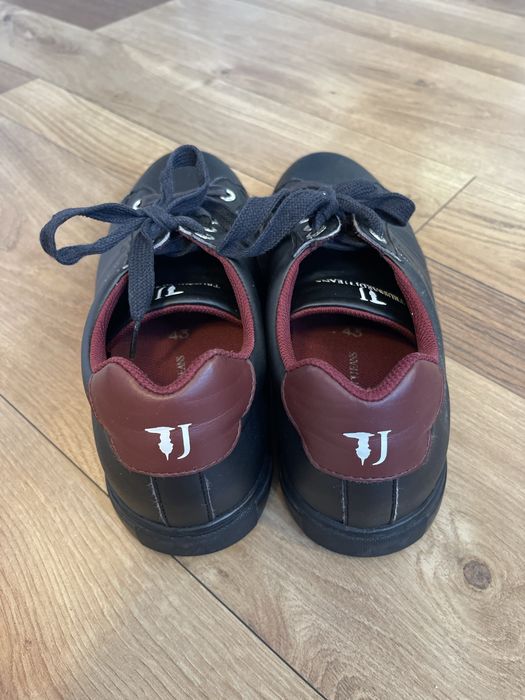 Nike Air Max 720 ISPA 44 р-р,обувки Trissardi 43 размер