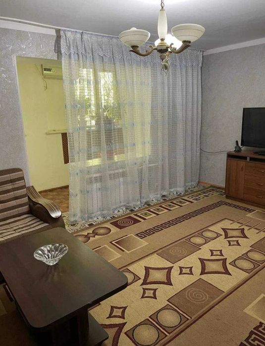 Квартира продаётся Чиланзар 8 2/4/4 кирпич меб тех бал 2*6 парус