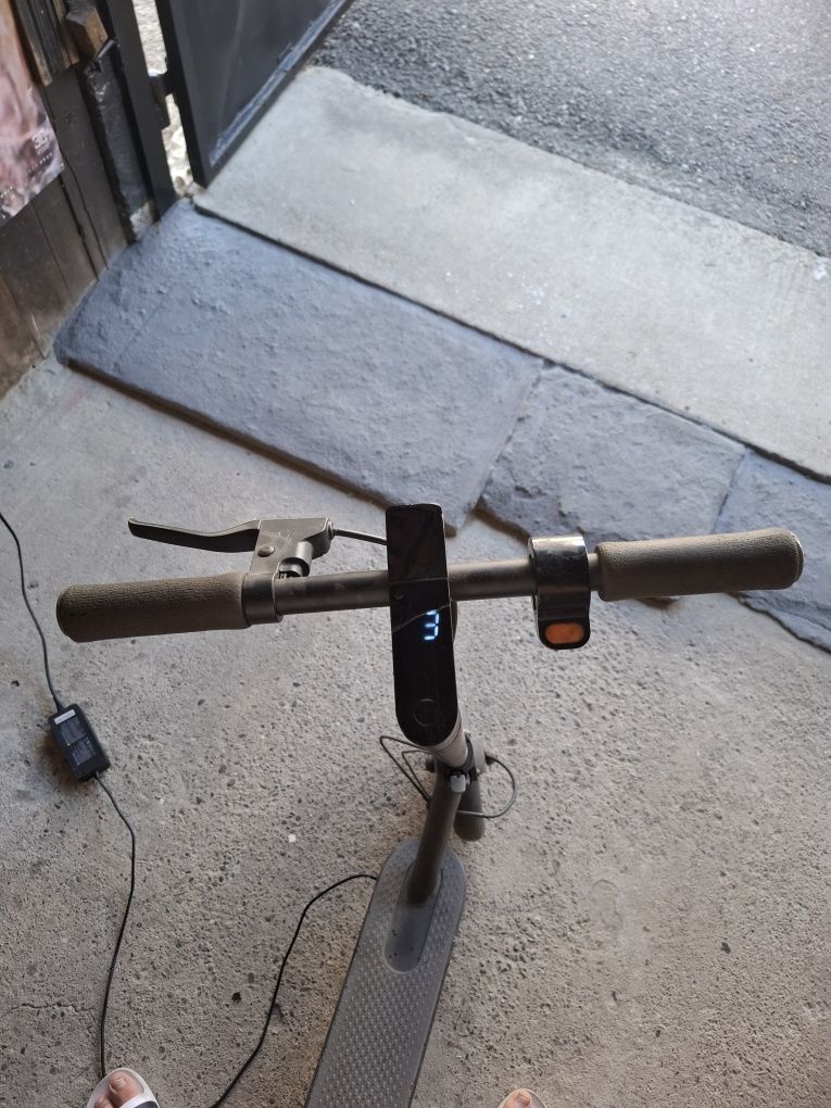Trotineta Xiaomi Essentiale
