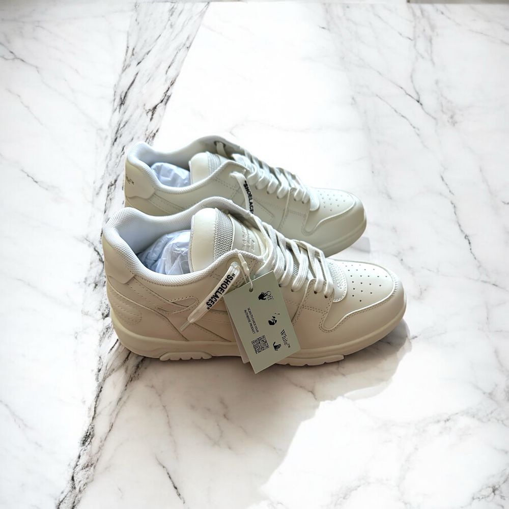 Обувки OFF-WHITE чисто нови
