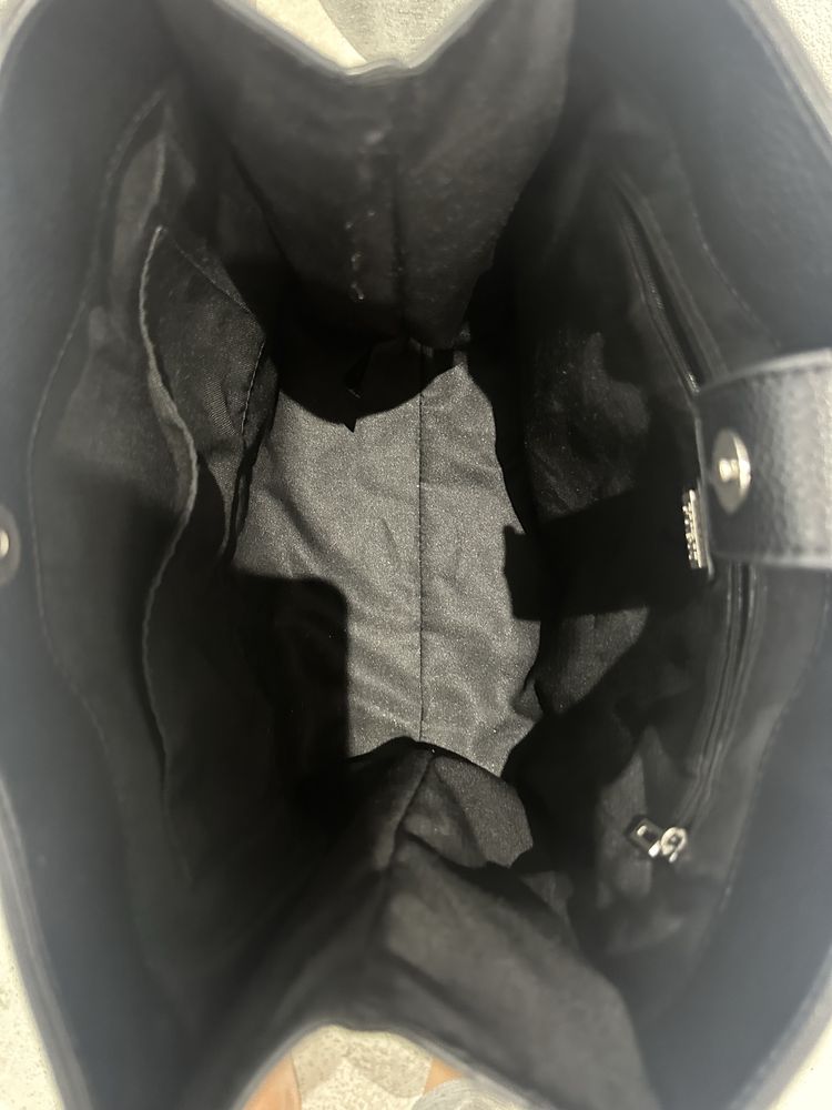Дамска чанта Guess