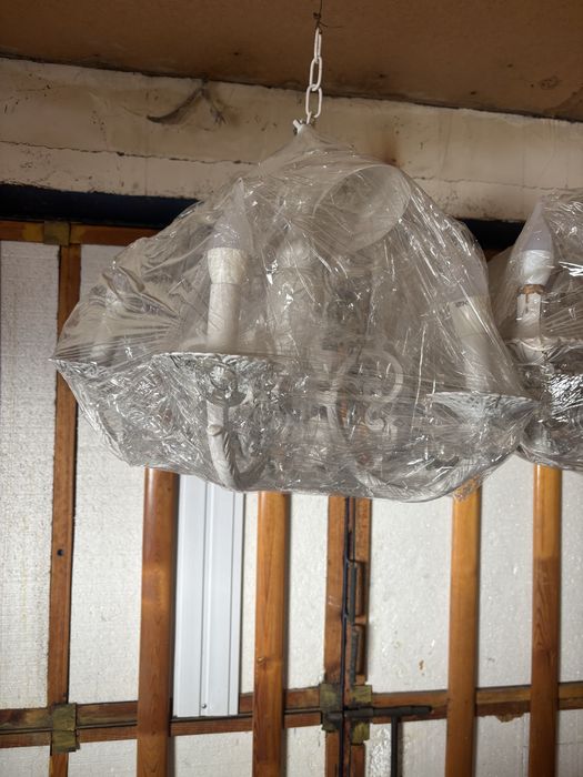 Продам люстры зал спальня