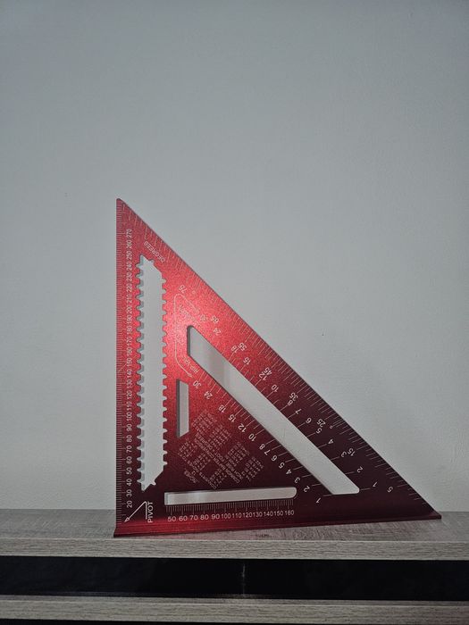 Ugolnik lineyka. Orginal mahsulot. 30 sm