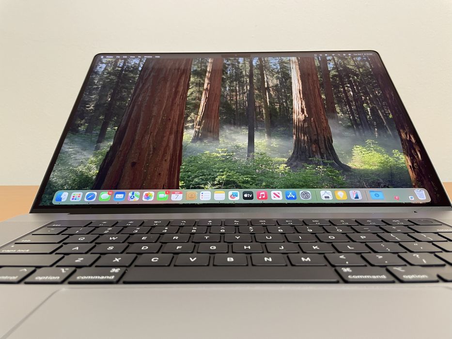 [93%bh] MacBook Pro 16 M1 Pro 1TB SSD 16GB RAM