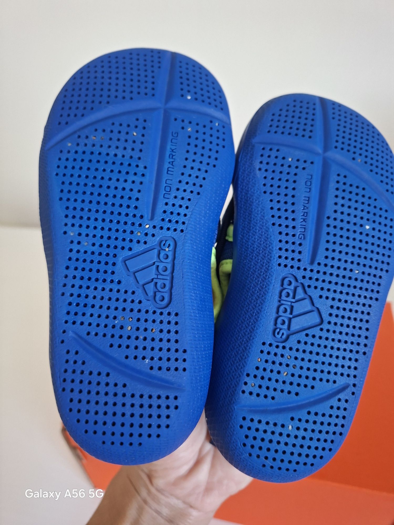Детски сандалки Adidas