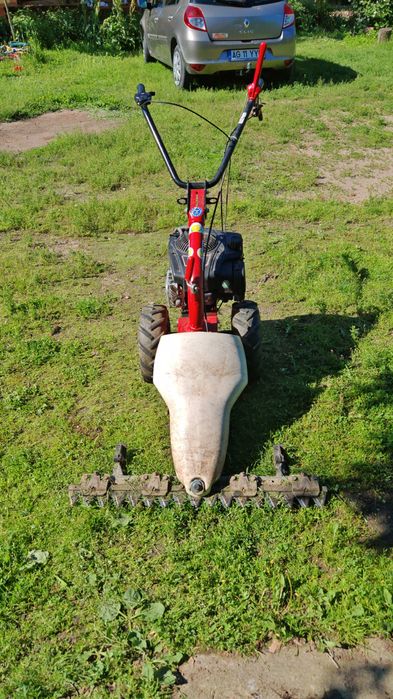 Vând motocoasă cu lamă