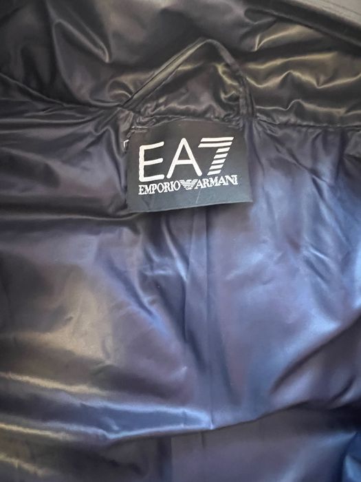 Пухено яке Armani размер С