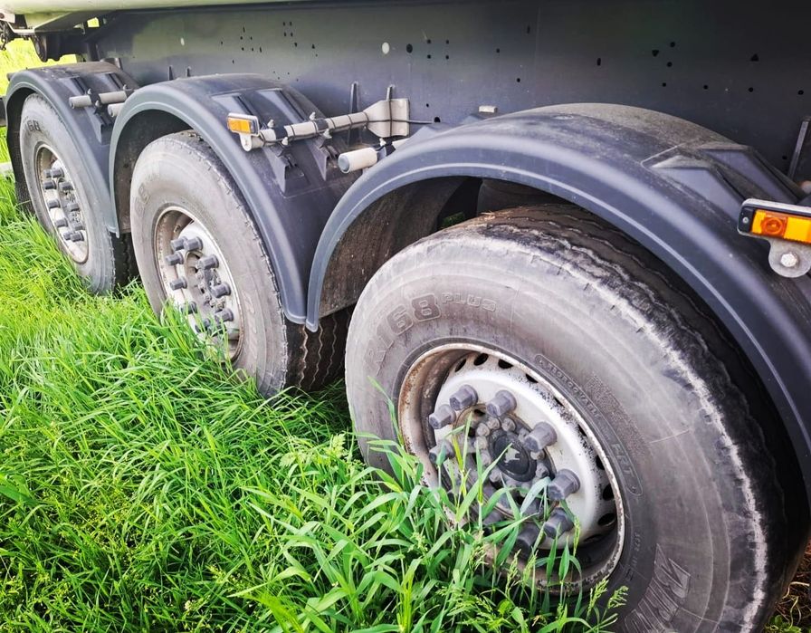 Vând bena cereale schmitz