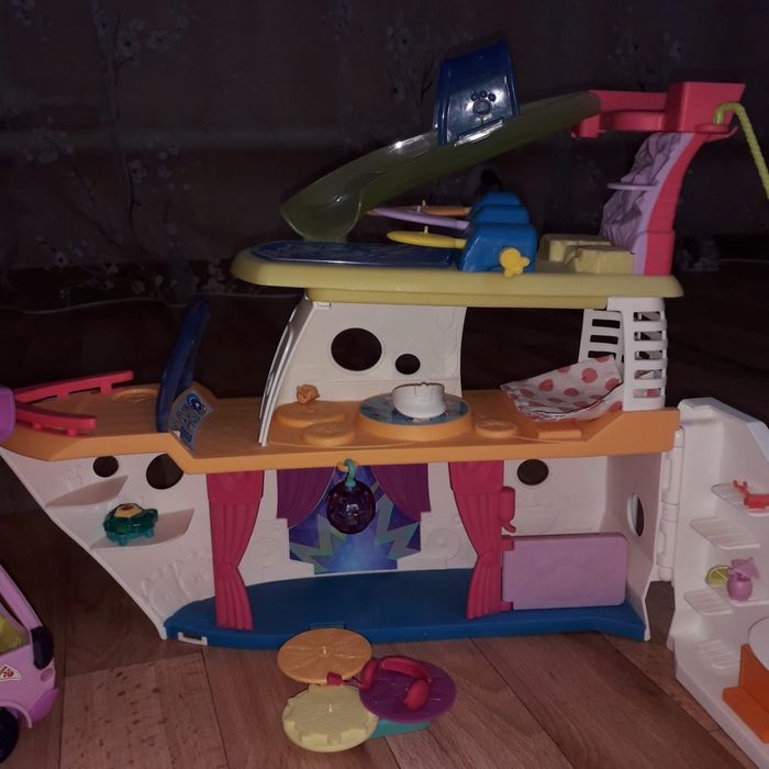 Продам Колекционные игрушки LPS Корабль